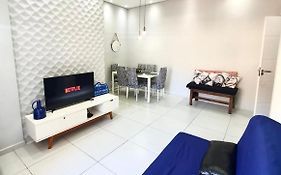 Apto Novo e arejado com uma ampla sacada gourmet